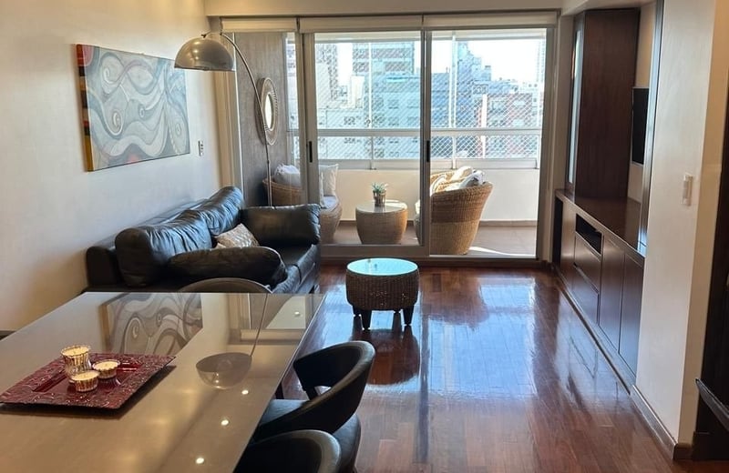 Alquiler de apartamento amplio y moderno con balcón, Palermo, Buenos Aires, Argentina