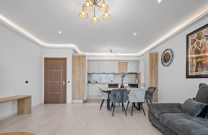 Alquiler de apartamento acogedor y amueblado, complejo Isaran, Brasov, Rumania