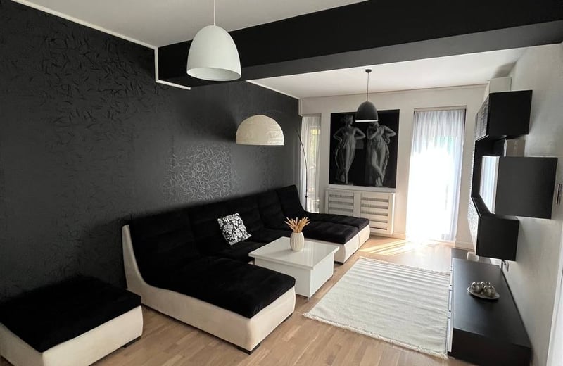 Location d'un appartement spacieux de 200 m² avec jardin privé, quartier Tractorul, Brasov, Roumanie