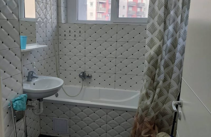 Se alquila apartamento acogedor con parking, Brașov