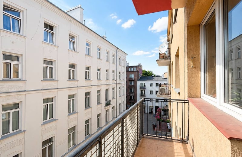 Bright Apartment 35m² with Beautiful View for Rent, Śródmieście, Warsaw, Poland