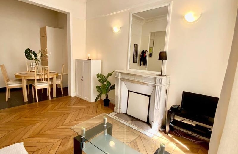 Bright two-room apartment 40m2 furnished in Paris