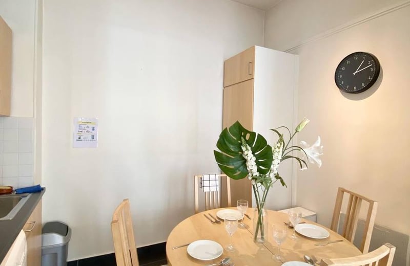 Bright two-room apartment 40m2 furnished in Paris