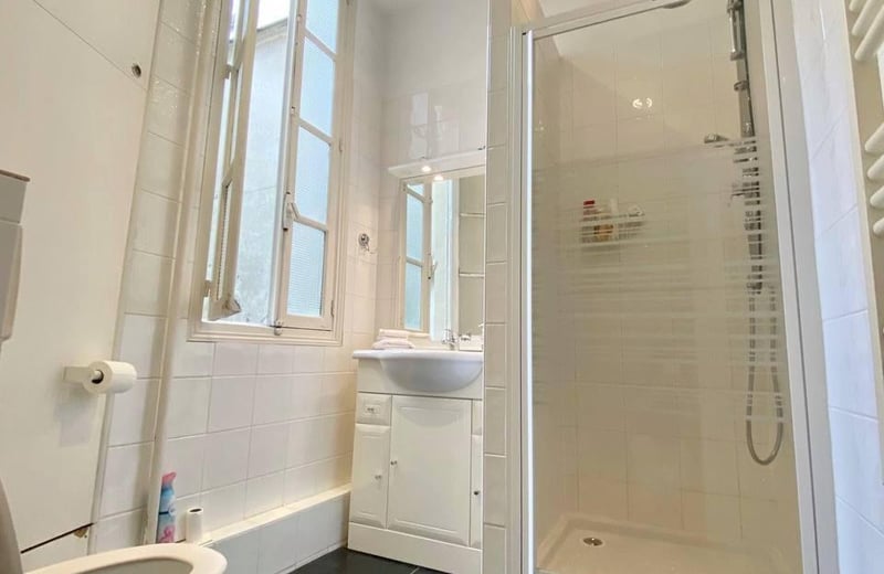 Bright two-room apartment 40m2 furnished in Paris