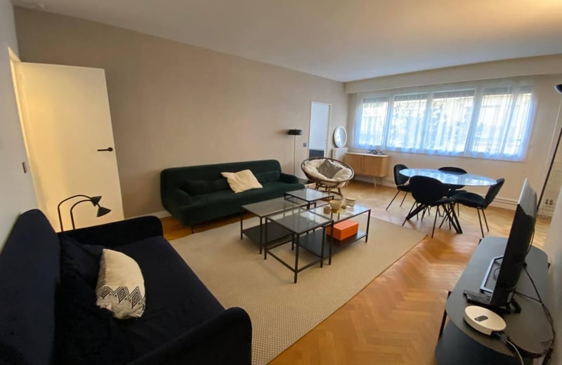 Acogedor apartamento de 73m con muebles en París.