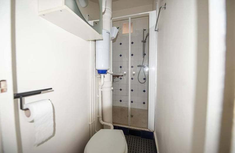 Small bright studio 20 m2 in Paris