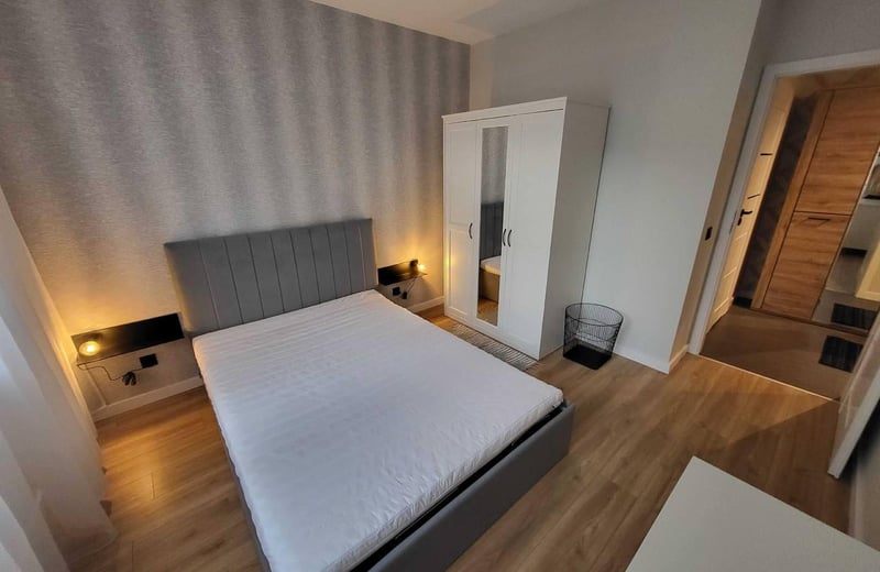 Moderno apartamento de 2 habitaciones de 49 m2 con terraza en Cracovia.