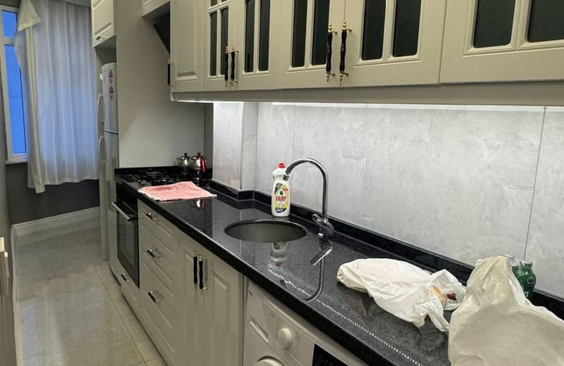 Прекрасная квартира 1+1 в районе Фатих доступна для долгосрочной аренды