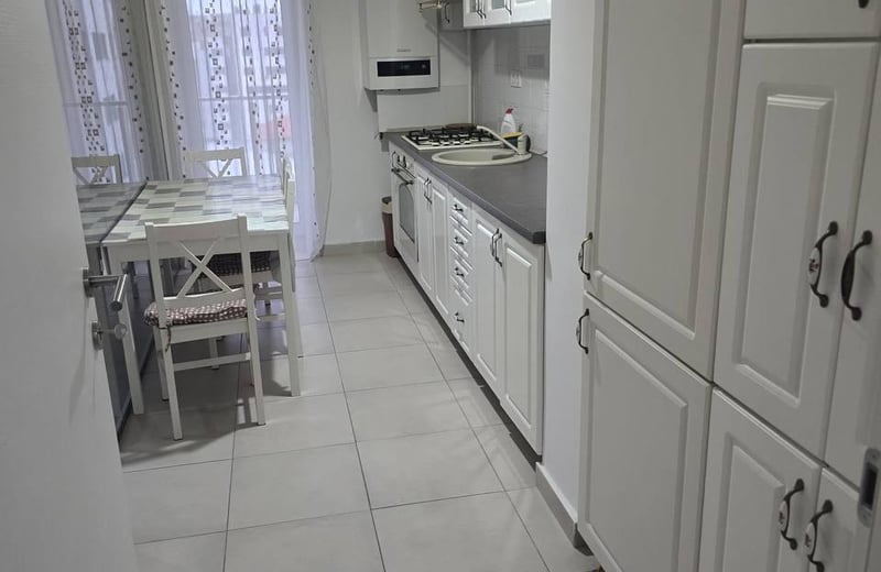 Long term rent 3 room apartment in Bucharest, 83 m², 6 sector
