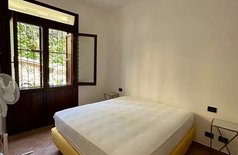 Rent 2-room Apartment, 50 m², Genoa, Castelletto Area