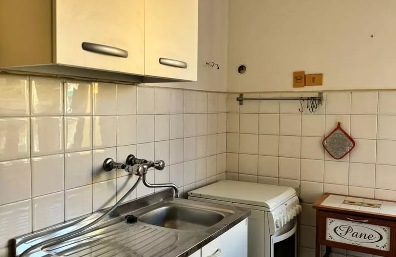 Rent 2-room Apartment with Terrace, Genoa, San Teodoro Area