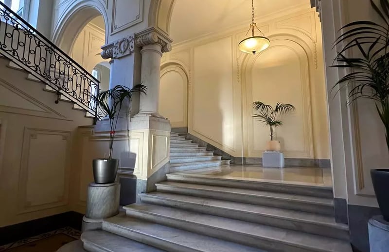 Rent a 2-room Apartment in Palazzo Miramare with Terrace and Garden, Genoa