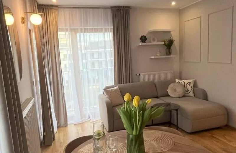 Long-Term Rental: 2-Room Apartment 52 m² with Balcony, Warsaw, Mokotów