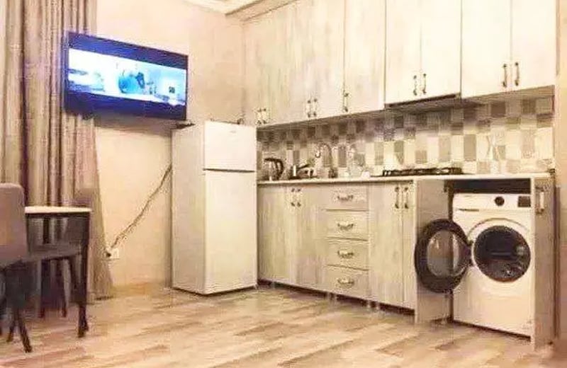Alquiler a largo plazo de un apartamento 1+1 de 46m² en Batumi, calle Angisa 72