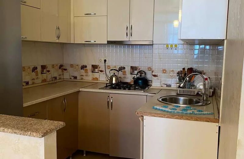 Long-term rental of a 2+1 apartment in Batumi on Kobaladze St. 8A