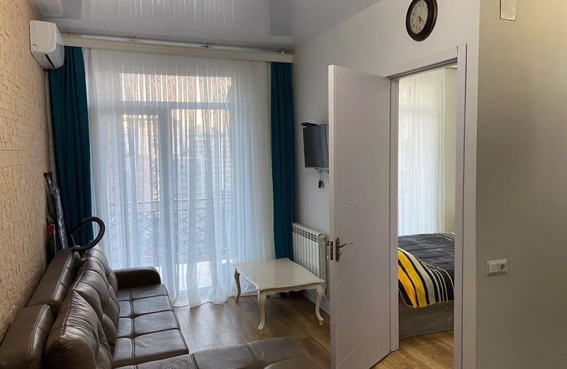 1+1 Apartment for Long-Term Rent in Batumi on Sheriff Khimshiashvili St. 65