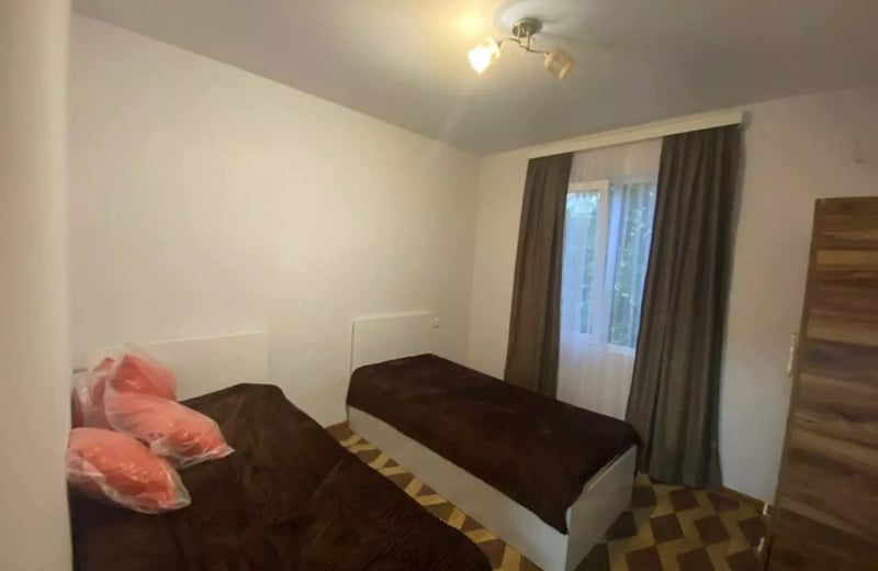 Casa de dos pisos en alquiler a largo plazo en Batumi, zona del Aeropuerto