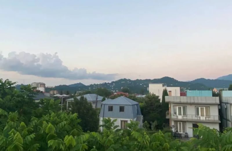 Casa de dos pisos en alquiler a largo plazo en Batumi, zona del Aeropuerto