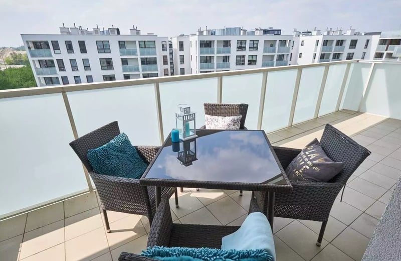 Long-term rental spacious 3-room apartment with balcony in Wola, Warsaw