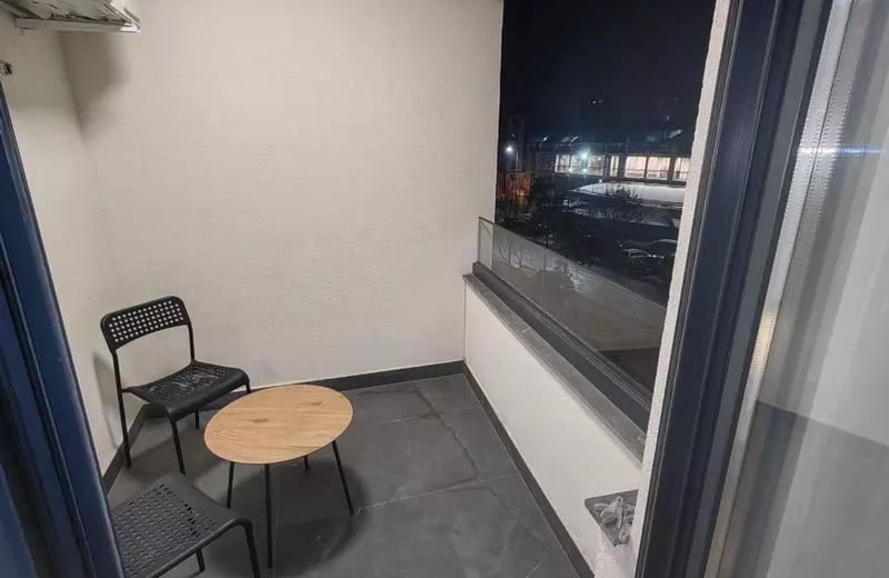 Long-term rental 3-room apartment in Belgrade, Vračar with balcony and parking space