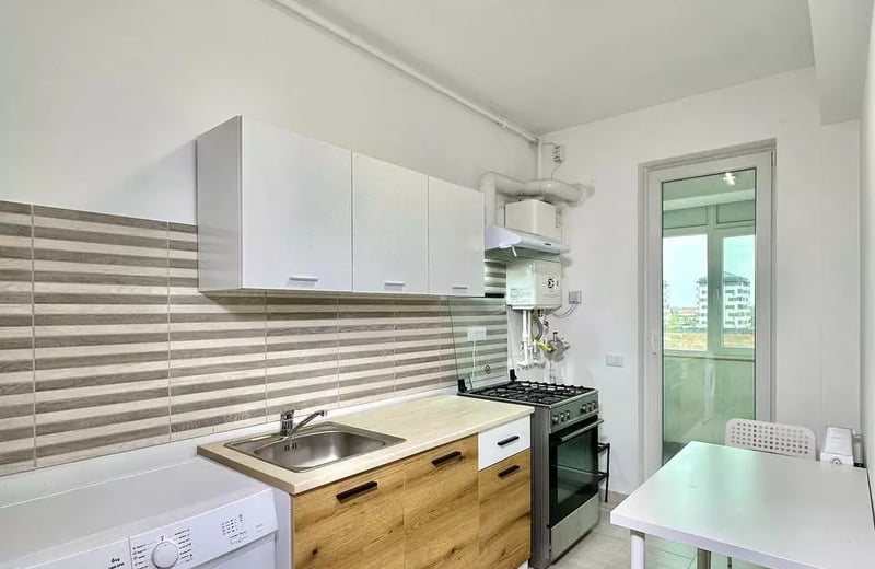 Long-term rental: One-bedroom apartment in "Militari Residence", Bucharest, 40 m²