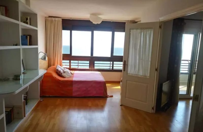 Alquiler a largo plazo Alicante, La Albufereta: Piso de 3 habitaciones, 120 m², vista directa al mar