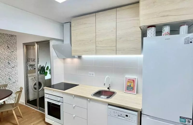 Long-term rental Alicante, San Juan: spacious 3-bedroom apartment with an office, newly renovated