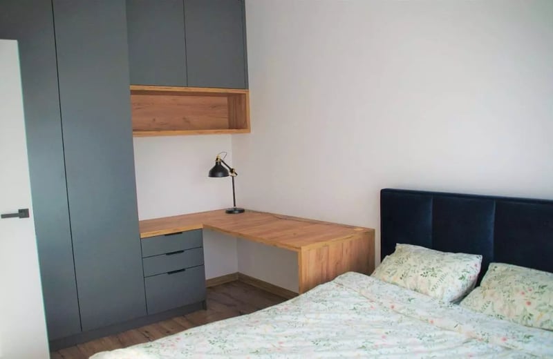 Long-term rental, Warsaw, Siedmiogrodzka St., Wola district: 2-room apartment with a balcony