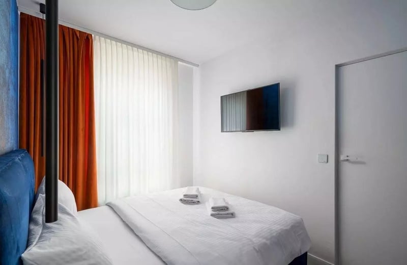 Long-term rental, Warsaw, Zupnicza St., Praga-Południe district: 2-room apartment with a balcony