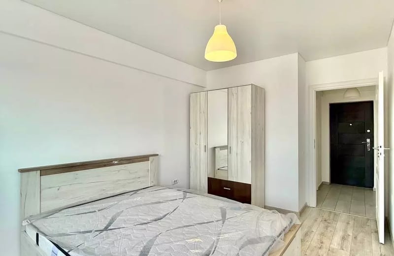 Long-term rental: one-bedroom apartment with studio kitchen, 5th floor, Militari Residence, Bucharest