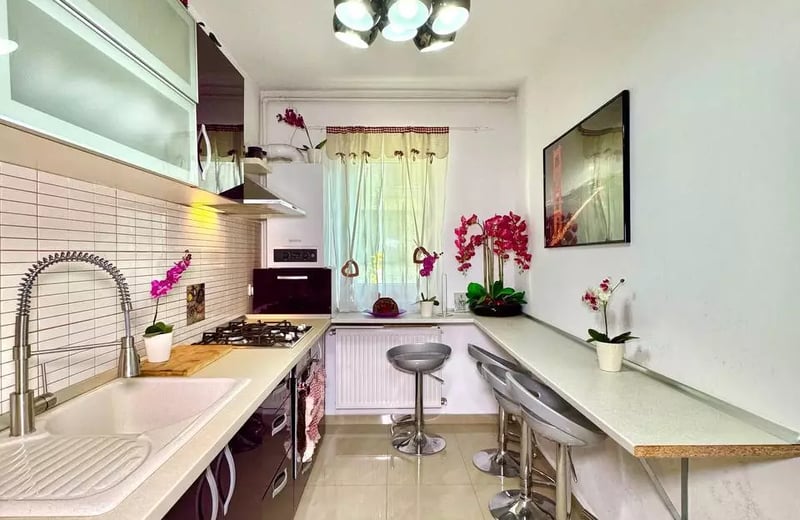 Long-term rental of a two-bedroom apartment in Bucharest, "Militari Residence" complex, Orhideelor 30А Street