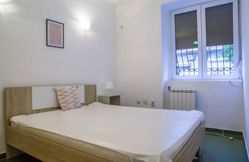 Долгосрочная аренда трехкомнатной квартиры в центре города, Белград