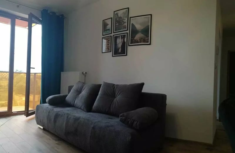 Alquiler a largo plazo de apartamento en Cracovia, distrito Czyżyny, calle Galicyjska
