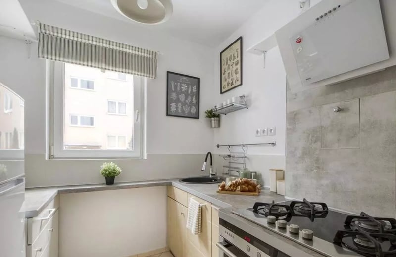 Alquiler a largo plazo de apartamento de 2 habitaciones en Varsovia, distrito Wola, calle Monte Cassino