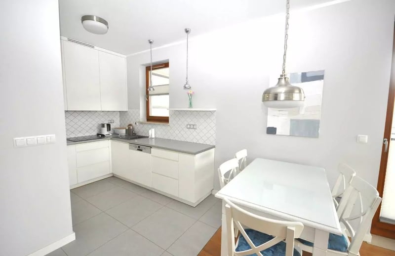 Long-term rental of a 3-room apartment in Warsaw, Mokotów district, Poland