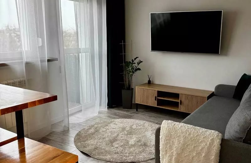 Long-term rental 42 m² apartment with 2 rooms and a balcony in Żoliborz, Warsaw