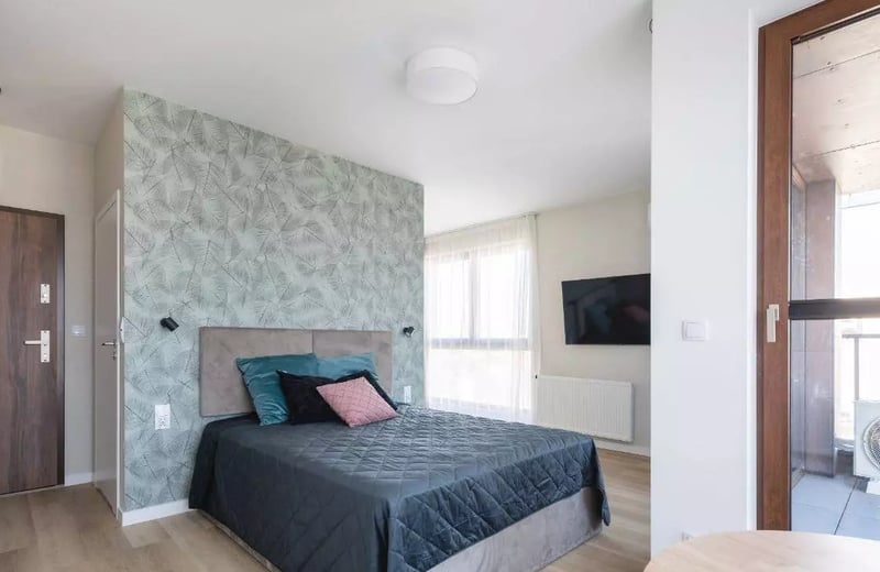 Long-term rental 31 m² high-standard apartment with 1 room, a balcony, and parking option in Prądnik Biały, Kraków