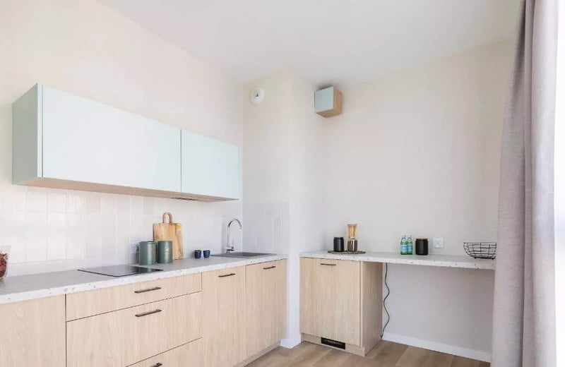 Long-term rental 31 m² high-standard apartment with 1 room, a balcony, and parking option in Prądnik Biały, Kraków