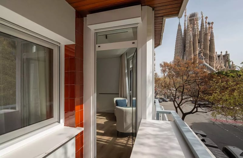Spacious designer apartment for long-term rent with Sagrada Familia view in Barcelona