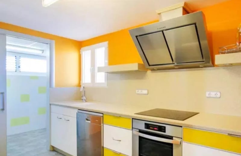 Long-term rental, beachfront apartment with sea view, El Campello, Spain