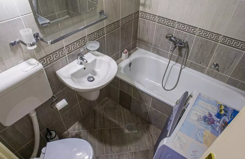 Long-term rental 2-room apartment in the center of Vračar, Serbia