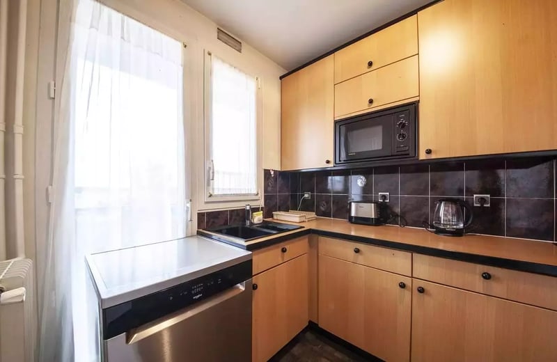 Long-term rental – spacious 3-room apartment with balcony and parking in the Paris suburbs