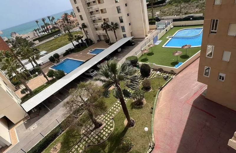 Long-term rental apartment with sea view in Torrevieja (Alicante), 2 bedrooms just 100m from the beach