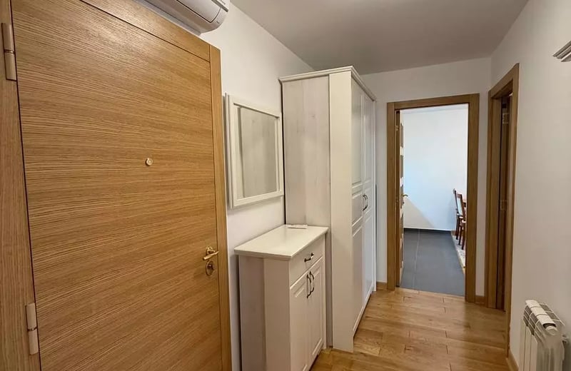 Долгосрочная аренда трехкомнатной квартиры в ЖК премиум класса в центре города Белград