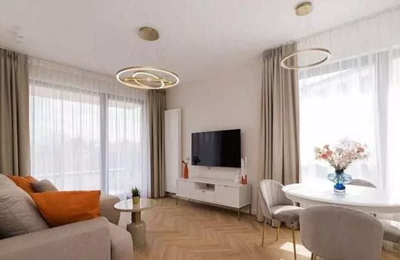 Long-term renta 3-room apartment with balcony and parking in Mokotów, Warsaw