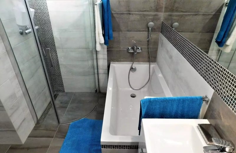 Long-term rental 3-room renovated apartment with internet in Swojczyce, Wrocław