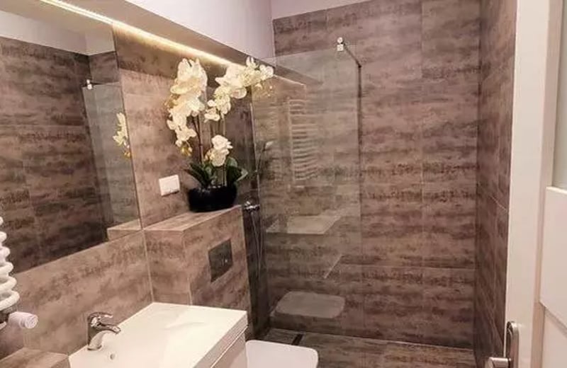 Long-term rental modern 2-room apartment in prestigious new complex Ogrody Hallera, Wrocław, Poland