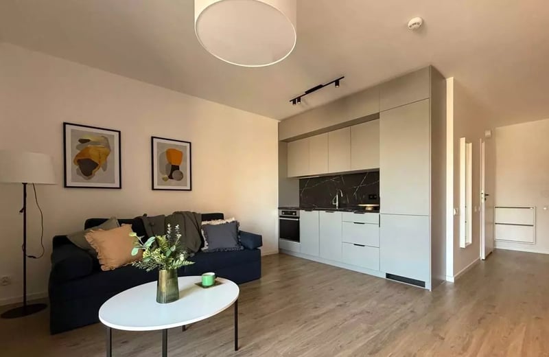 Long-term rental cozy 1-room apartment with balcony and pet-friendly, Wrocław