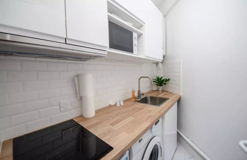 Long-term rental 12 m² studio in the 16th district of Paris