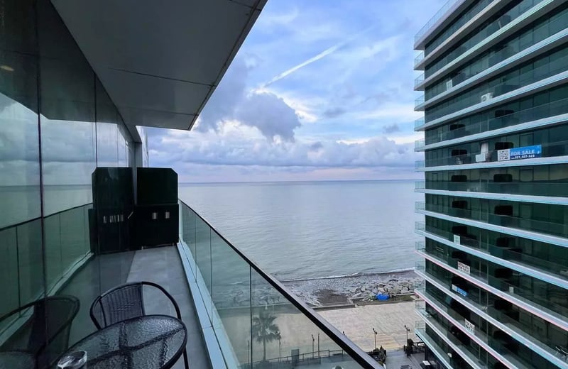 Alquiler a largo plazo apartamento de 1 dormitorio con vista panorámica al mar, Batumi